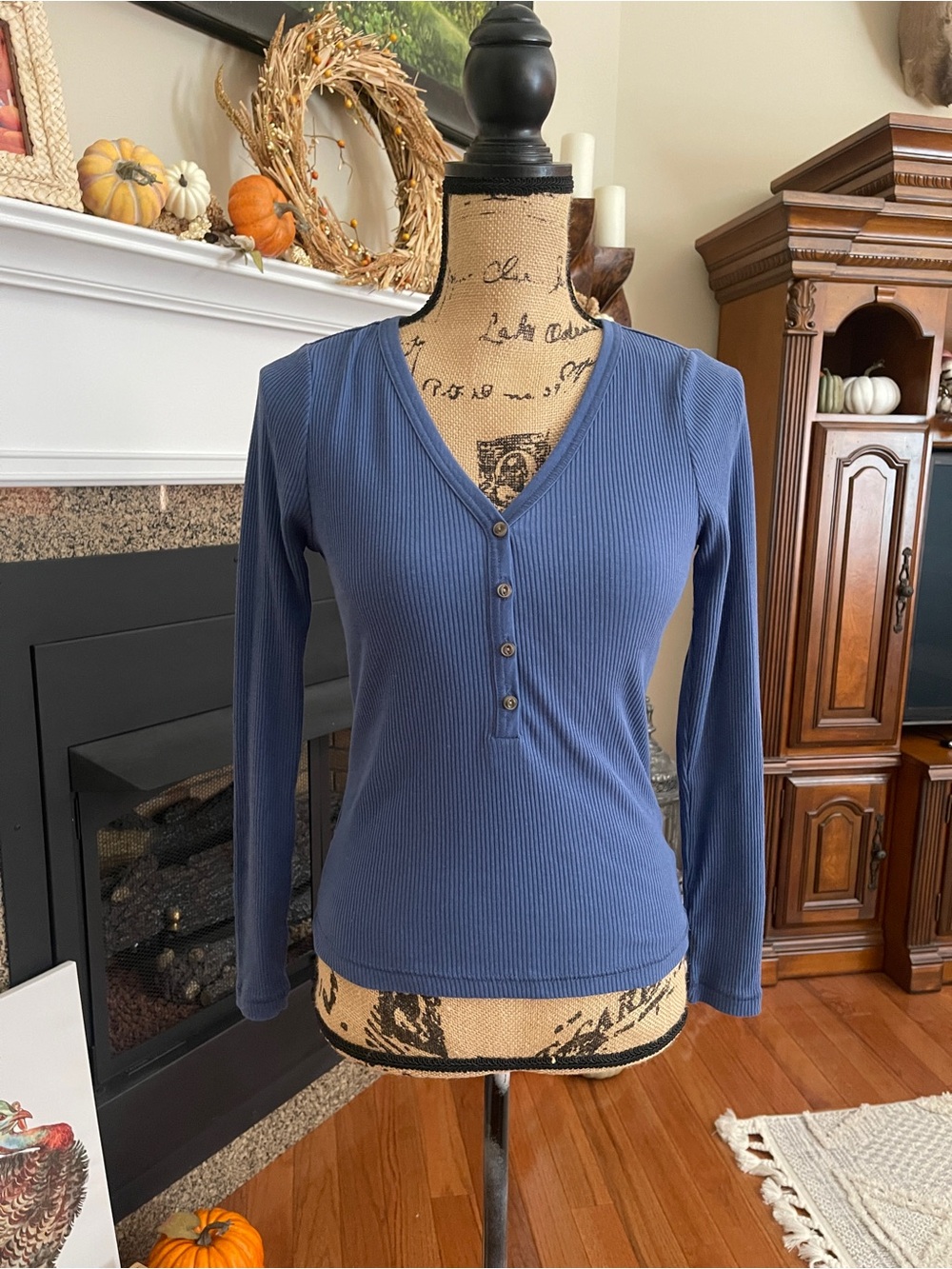 Old Navy Blue Ribbed V-Neck Long Sleeve Henley Fall Top Shirt Small